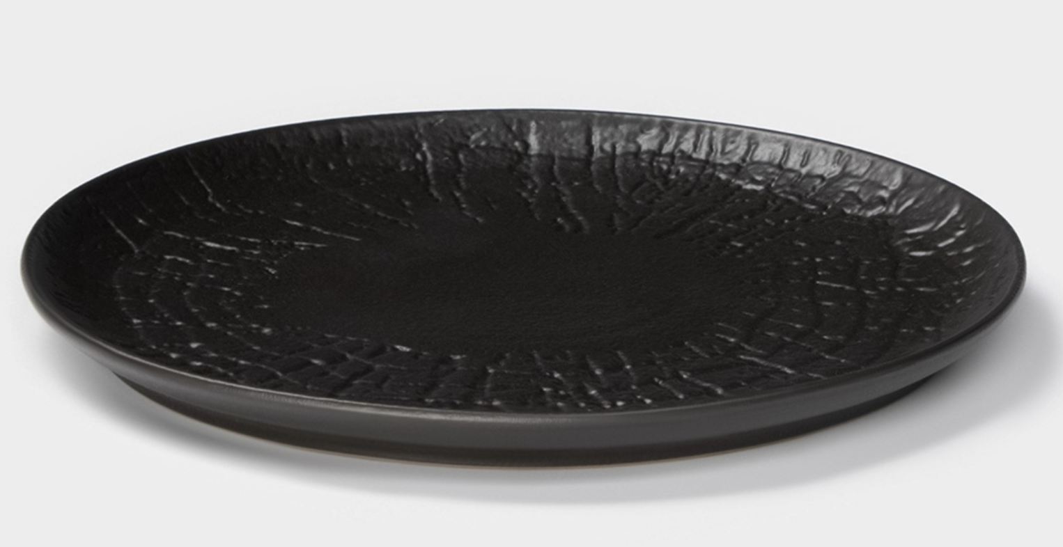Тарелка фарфоровая Black 23 см